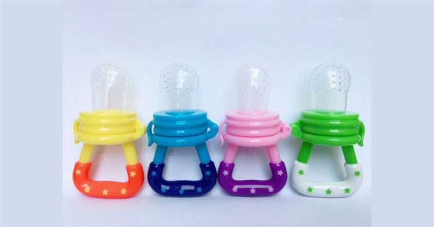 Túi ăn dặm với màu sắc nổi bật sẽ giúp tạo sự hứng thú cho bé Túi ăn dặm với màu sắc nổi bật sẽ giúp tạo sự hứng thú cho bé