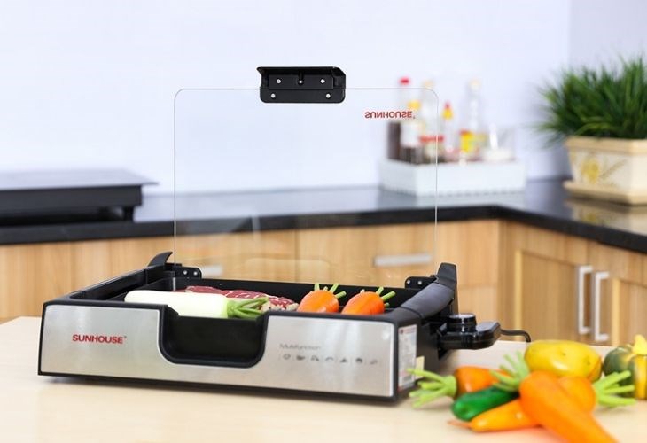 Bếp nướng điện Sunhouse SHD4603 1500W có phần nắp kính cường lực giúp giữ nhiệt hiệu quả Bếp nướng điện Sunhouse SHD4603 1500W có phần nắp kính cường lực giúp giữ nhiệt hiệu quả