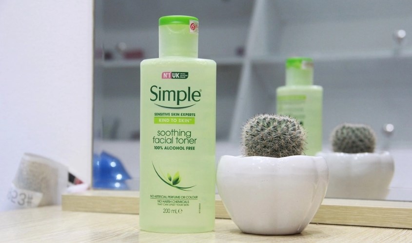 Simple Kind To Skin Smoothing Facial Toner