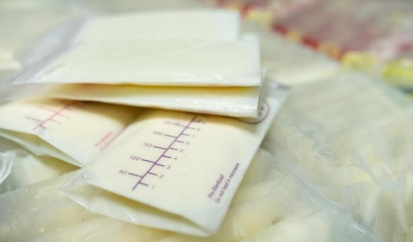 Không nên lưu trữ sữa mẹ quá lâu