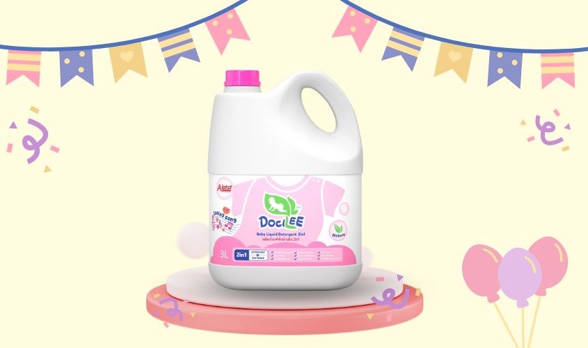 Nước giặt xả quần áo cho bé Docilee Hồng hương Loving Song can 3 lít Nước giặt xả quần áo cho bé Docilee Hồng hương Loving Song can 3 lít