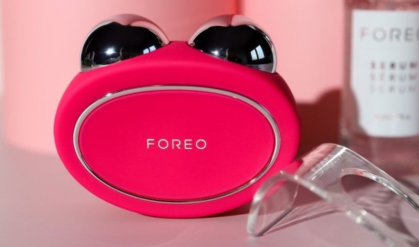 Máy massage mặt Foreo 