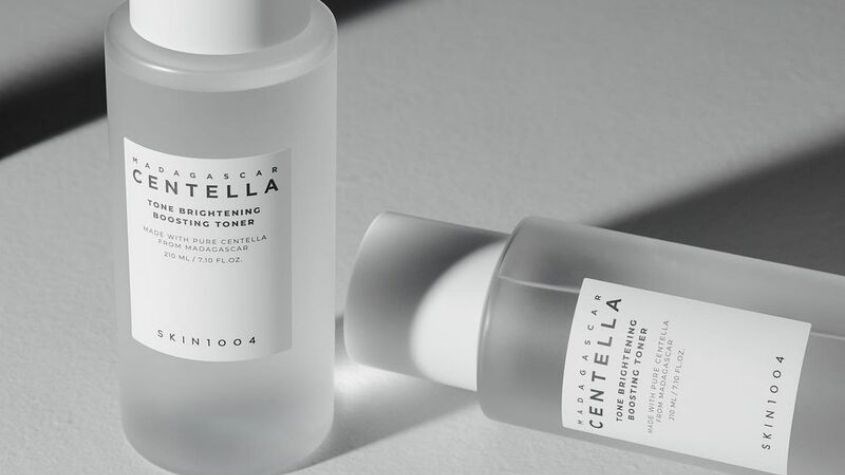 Toner tăng cường dưỡng sáng da Skin1004 Madagascar Centella Tone Brightening Boosting 210 ml