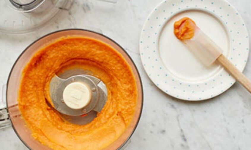 Dùng máy xay nhuyễn thức ăn cho bé Dùng máy xay nhuyễn thức ăn cho bé