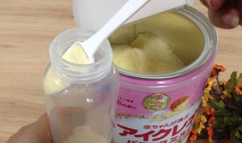 Với mỗi thìa sữa bột Glico số 0 cần dùng 20 ml nước đun sôi để nguội