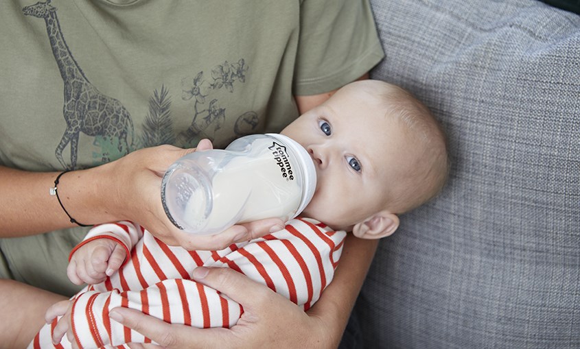 Bình sữa thủy tinh Tommee Tippee Closer to Nature (422782) 250ml