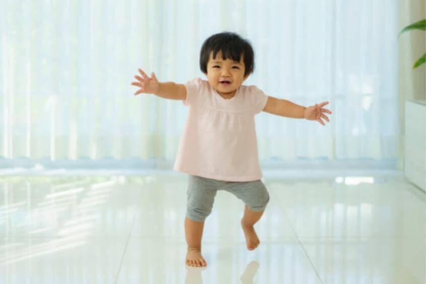 Cho phép trẻ di chuyển tự do. Nguồn: Getty Images.