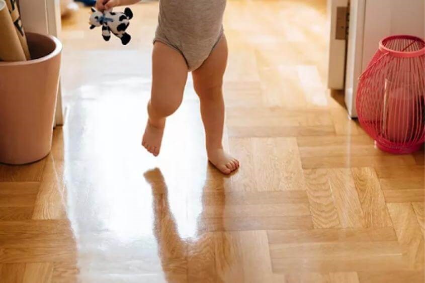 Kéo một con thú nhồi bông. Nguồn: Getty Images.