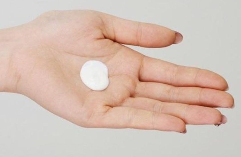 Sử dụng lượng sữa rửa mặt vừa phải