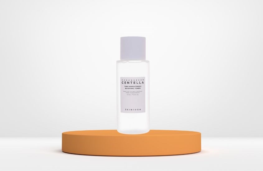 Toner tăng cường dưỡng sáng da Skin1004 Madagascar Centella Tone Brightening Boosting 210 ml