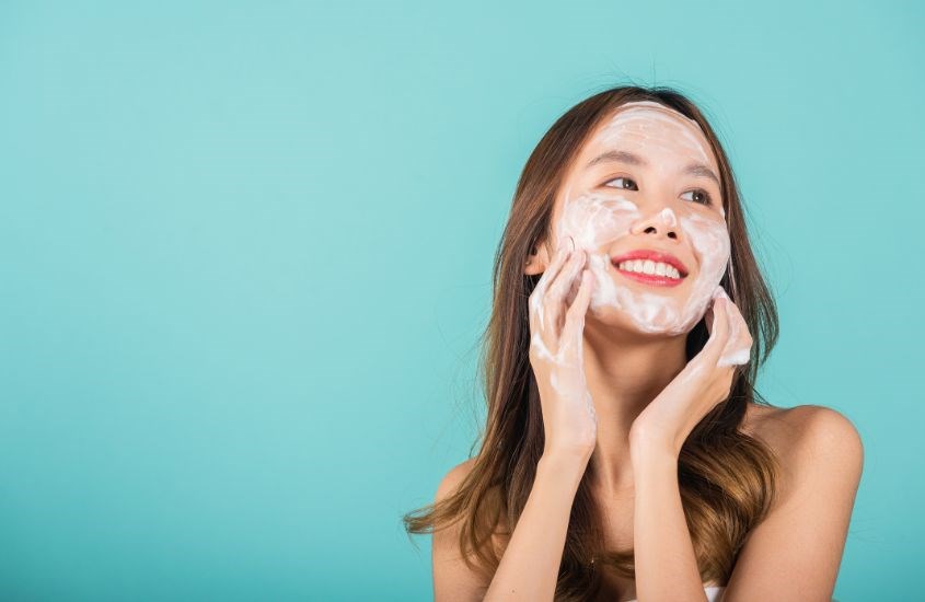 Rửa mặt giúp da dễ hấp thụ dưỡng chất hơn