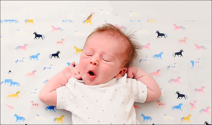 Trẻ sơ sinh hay vặn mình