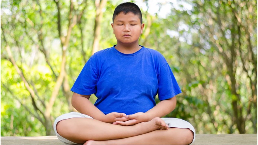 Càng tương tác với màn hình nhiều bao nhiêu, thời gian chúng tập trung vào bản thân và những gì đang diễn ra xung quanh sẽ ít bấy nhiêu. Nguồn ảnh: Synergy Mobile - Google