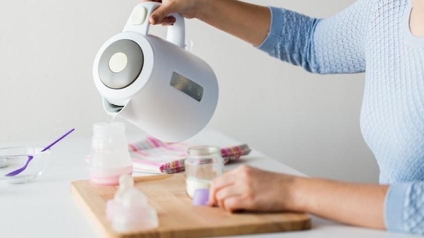 Pha sữa bằng nước có nhiệt độ khoảng 40 độ C