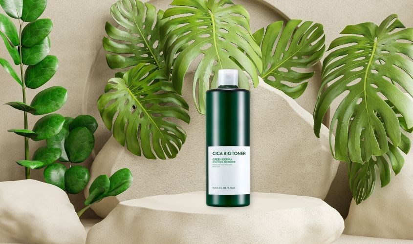 Toner cấp ẩm làm dịu da Nature Republic Green Derma Mild Cica chiết xuất Rau Má và Keo Ong 500 ml 