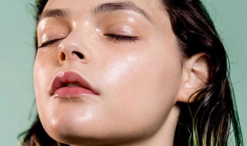 Nên sử dụng dầu tẩy trang cho da dầu nhờn