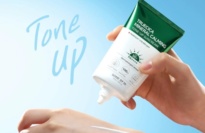 Kem chống nắng làm dịu và dưỡng sáng Some By Mi Truecica Mineral Calming SPF 50+ PA++++ 50 ml