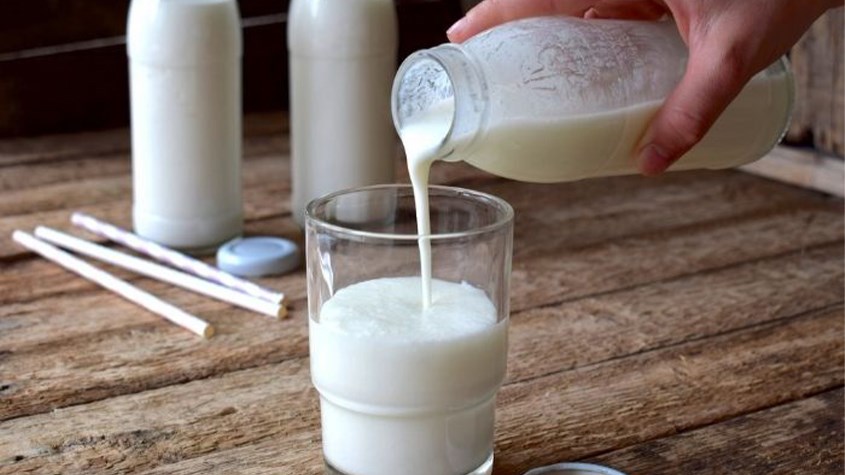 1 Sữa tươi là một sản phẩm tẩy trang kem chống nắng hiệu quả