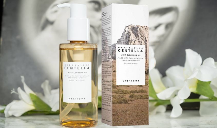 Dầu tẩy trang chiết xuất Rau Má Skin1004 Madagascar Centella Light Cleansing Oil 200 ml Dầu tẩy trang chiết xuất Rau Má Skin1004 Madagascar Centella Light Cleansing Oil 200 ml