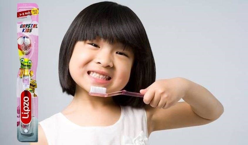 Bàn chải cho bé Lipzo lông siêu mềm (1 - 5 tuổi) - Màu ngẫu nhiên