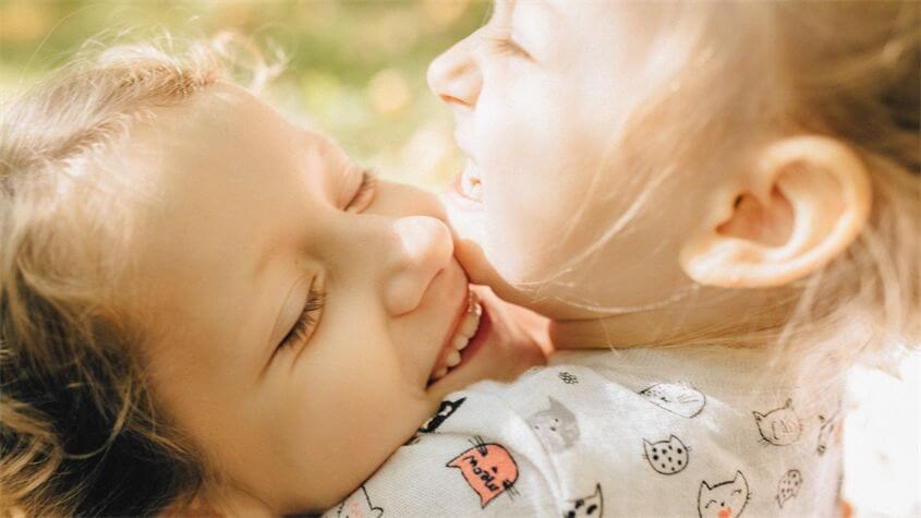 Lòng tự tôn là cách con trẻ tự nhìn nhận chính mình. Nguồn ảnh: Nataliya by Pexels