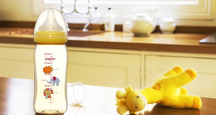 Bình sữa nhựa PPSU Pigeon PLUS 240 ml hình thú