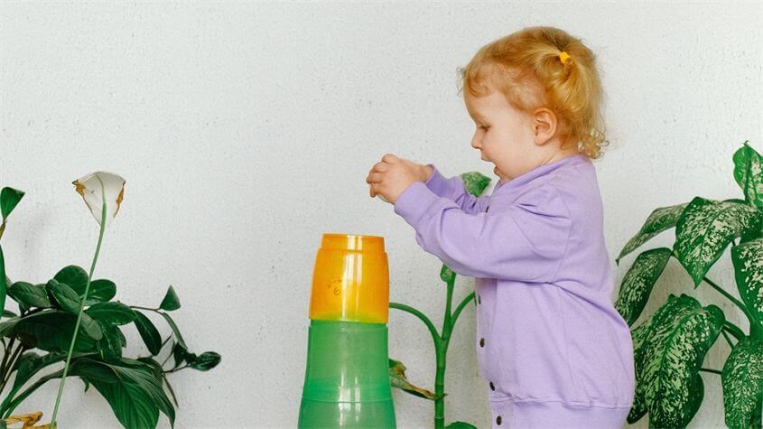 Trò chơi này còn có thêm một ưu điểm đó là rèn luyện kỹ năng tập trung và khả năng đếm số. Nguồn ảnh: Pexels