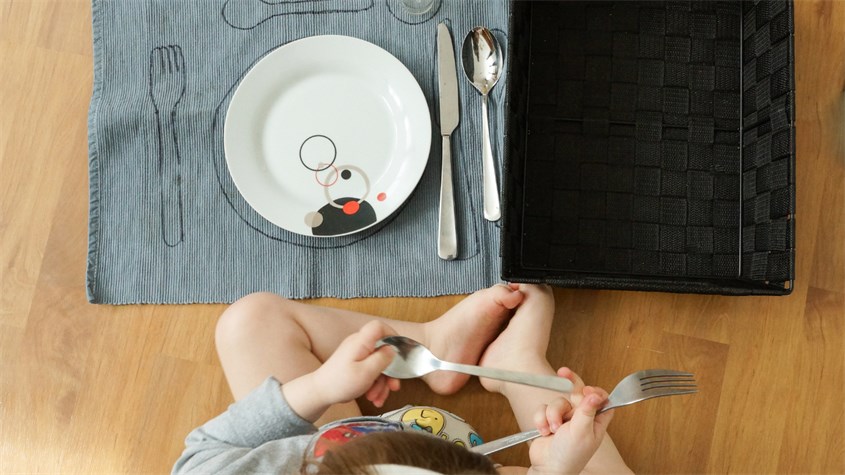 Phát triển kỹ năng sống giúp trẻ tự tin và có thể tự xử lý một số tình huống. Nguồn ảnh: Canva pro