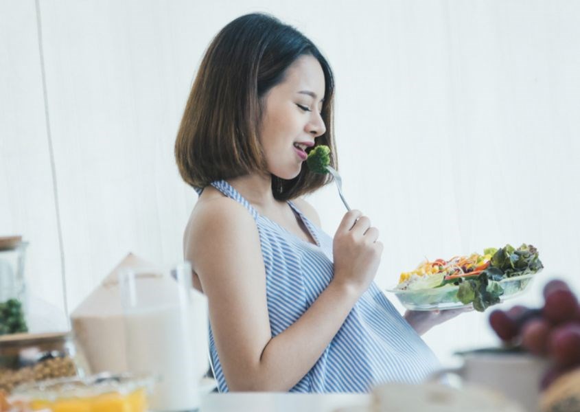 Vitamin A mang lại nhiều lợi ích cho phụ nữ trong thời kỳ mang thai. Nguồn từ babycenter Vitamin A mang lại nhiều lợi ích cho phụ nữ trong thời kỳ mang thai. Nguồn từ babycenter