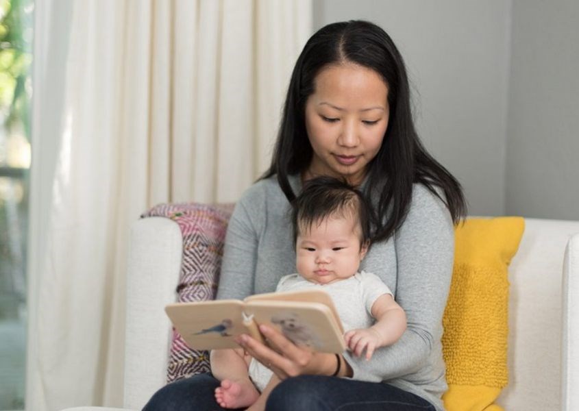 Đọc sách giúp mang lại nhiều lợi ích, đặc biệt là ngay từ khi trẻ còn rất nhỏ. Nguồn từ motikids