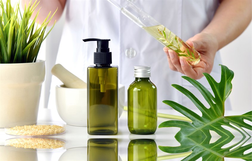 Đảm bảo thành phần và nồng độ cồn phù hợp với da