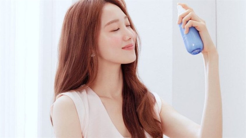 Xịt khoáng cung cấp độ ẩm cho da