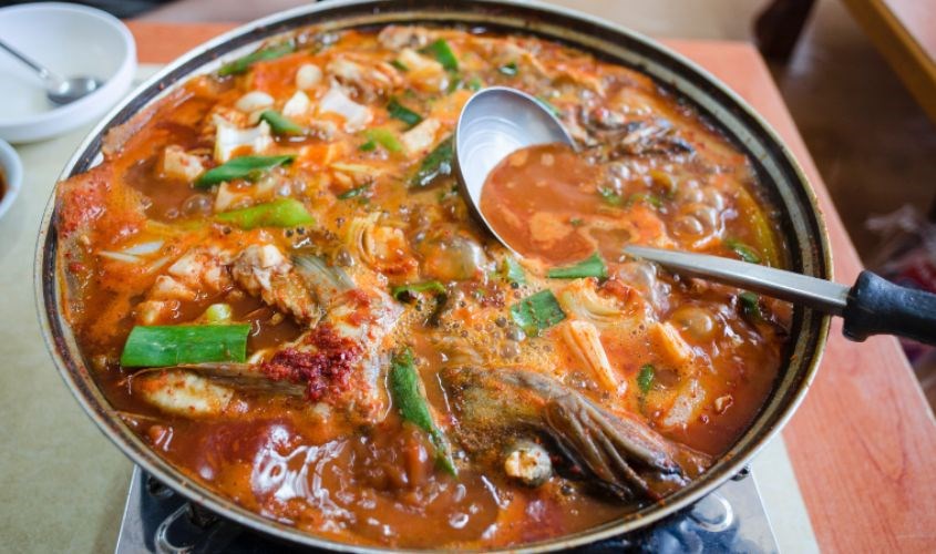 Bạn có thể ăn đồ cay khi đang trong thời kỳ cho con bú. Nguồn ảnh: Pexels