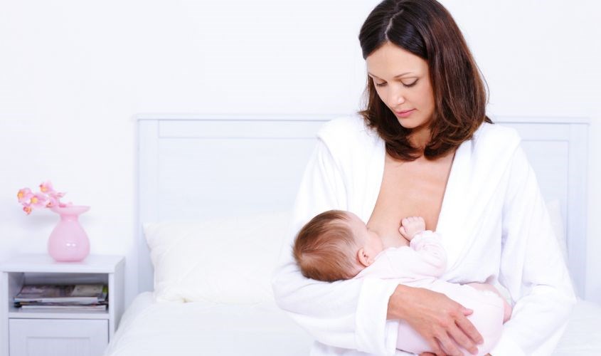 Nhiều bà mẹ lần đầu cho con bú luôn lo lắng việc con mình bú đủ sữa hay không. Nguồn ảnh: Pexels