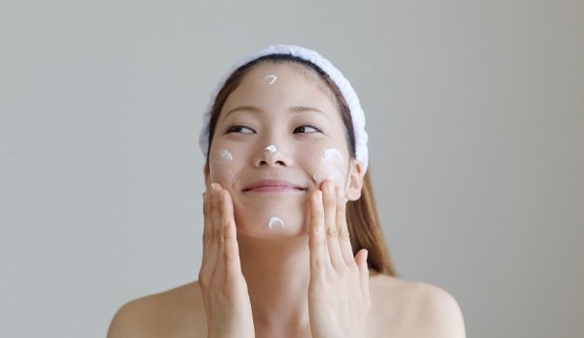 Sử dụng nhiều loại kem cùng lúc sẽ không tốt cho da mặt