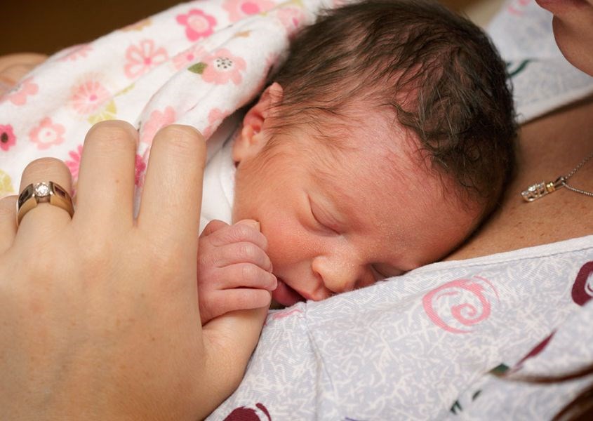 Liệu massage có an toàn cho bé không? Nguồn từ raisingchildren