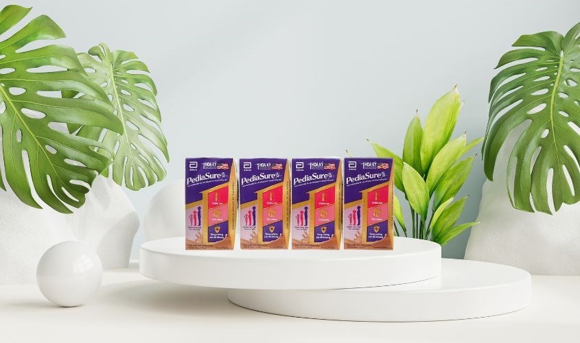 Lốc 4 hộp sữa pha sẵn PediaSure hương vani 110 ml