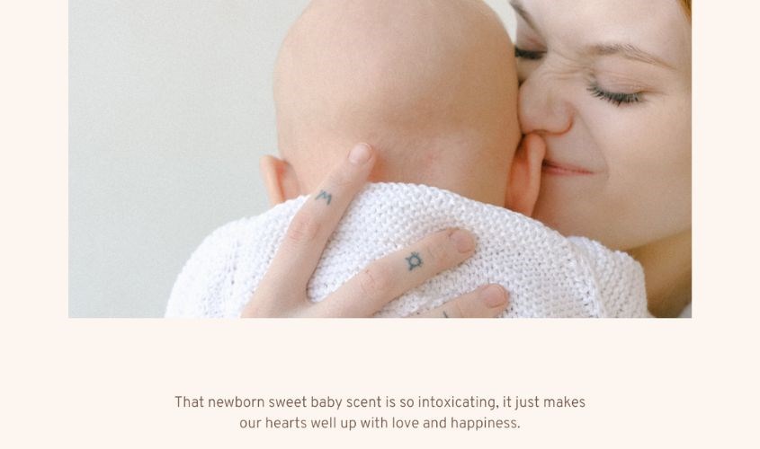 Mẹ đang chơi với em bé Mẹ đang chơi với em bé