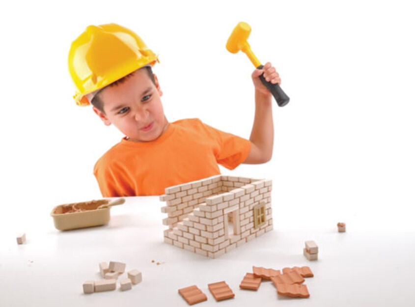 Trẻ phá đồ chơi vì thất vọng