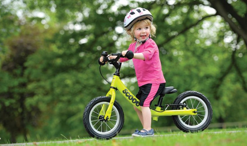 uuu Ngoài ra, xe chòi chân sẽ giúp bé tránh xa các thiết bị điện tử