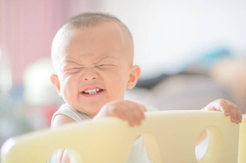 Nước trái cây không có lợi về mặt dinh dưỡng cho trẻ sơ sinh. Nguồn: Getty Images.