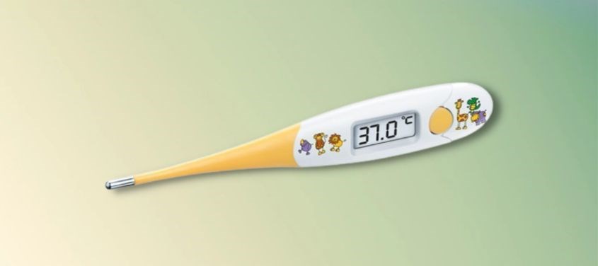 Mẹ nên sử dụng các kiểu nhiệt kế đầu mềm như Beurer JFT15 cho con.