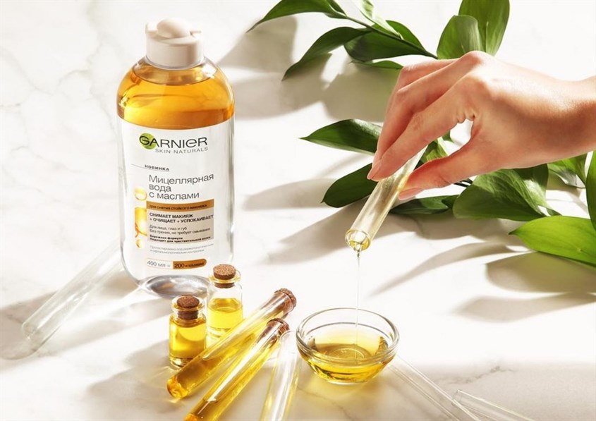 Tẩy trang dạng Bi-phase gồm 2 lớp dầu và nước