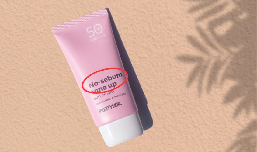 Kem chống nắng cho da dầu thường có dòng chữ no sebum
