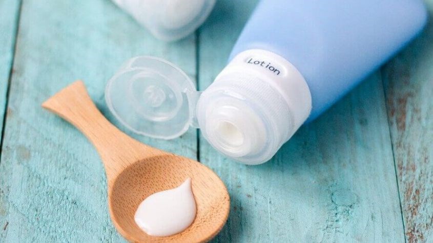 Mẹ cần lưu ý bảng thành phần khi chọn mua kem chống hăm cho bé