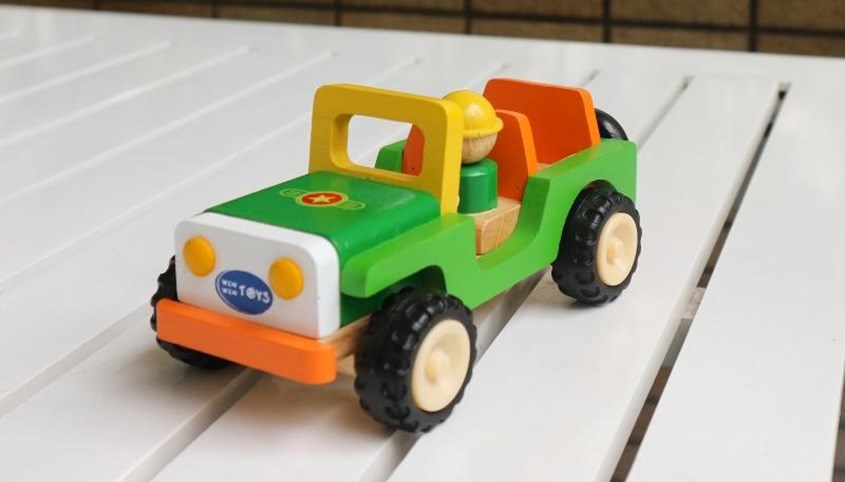 Đồ chơi xe jeep Winwintoys
