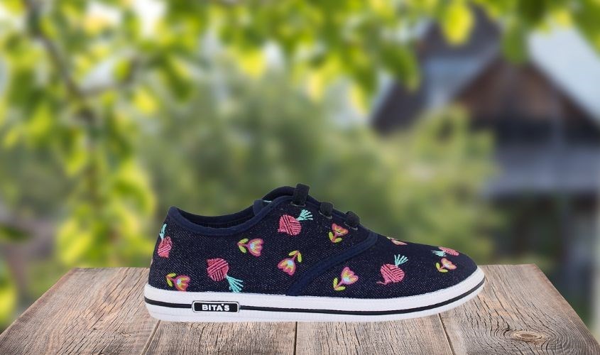 Giày thể thao in hoa xanh bé gái Bita's