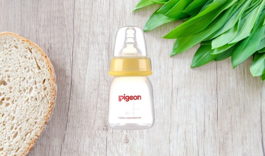 Bình tập uống nhựa PP Pigeon