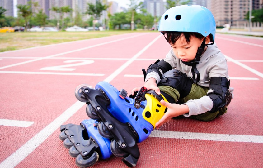 Hướng dẫn bé cách xử lý khi té ngã