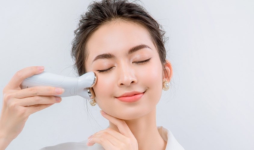 Máy massage mặt và mắt nâng cơ, cải thiện sắc tố da Lifetrons EP-400